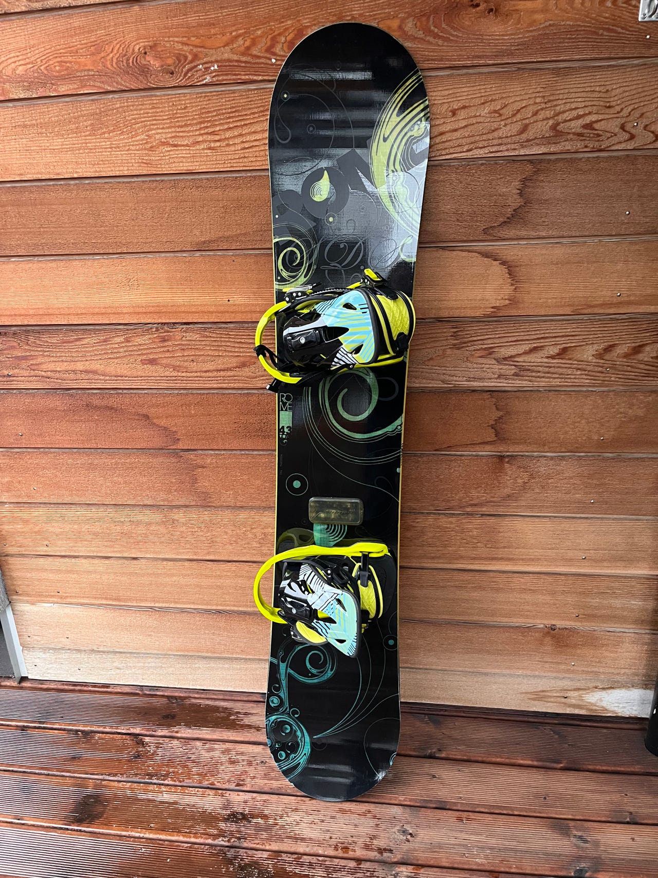 Rome Vinyl snowboard 143 cm og Nitro sko str 40 (til dame) | FINN-torget