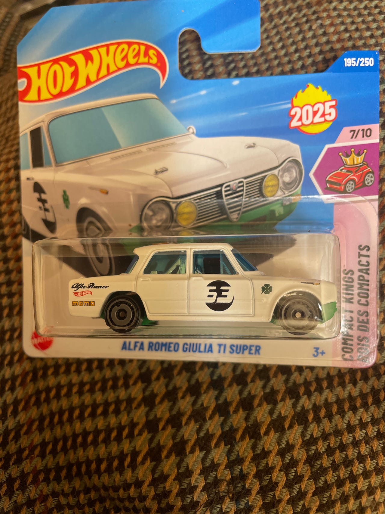 Hot Wheels Alfa Romeo Giulia Ti Super - échelle 1:64, Rouge, édition 2025, Série First Editions