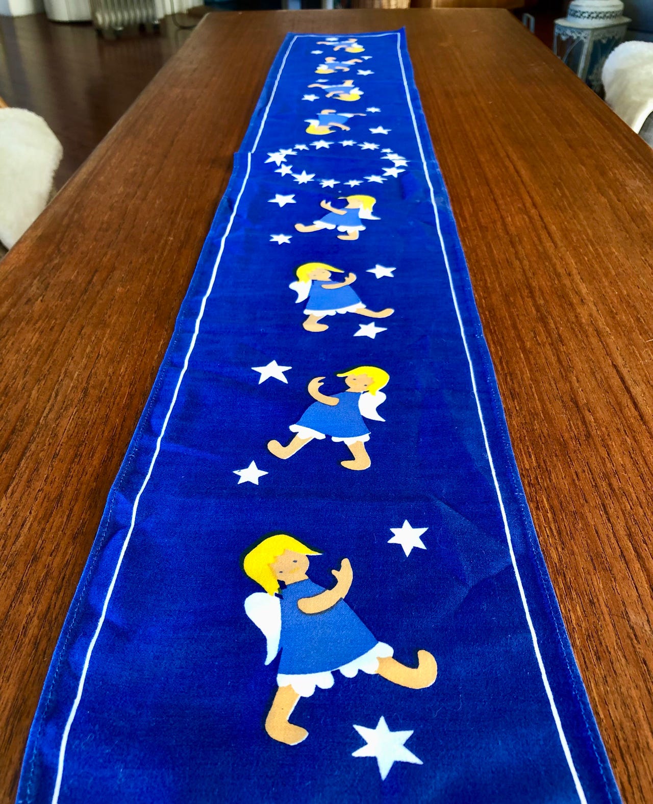 Skjønn løper med englebarn / Elling design ⭐️💙🌟 | FINN-torget
