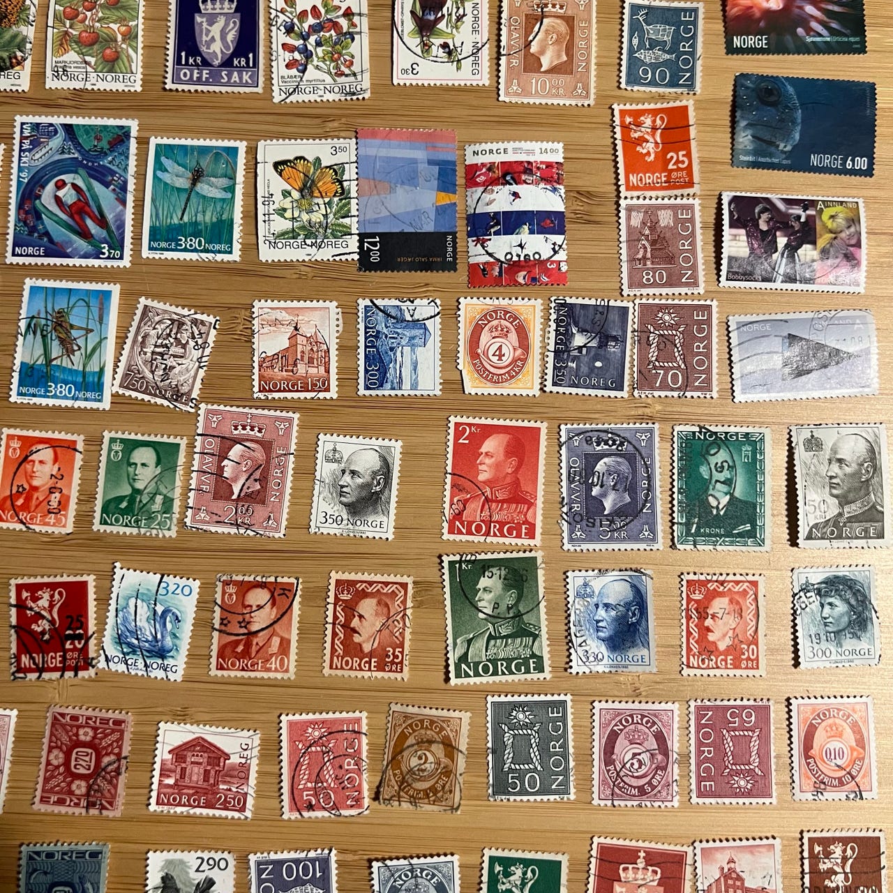 Norske og utenlandske frimerker selges samlet | FINN-torget