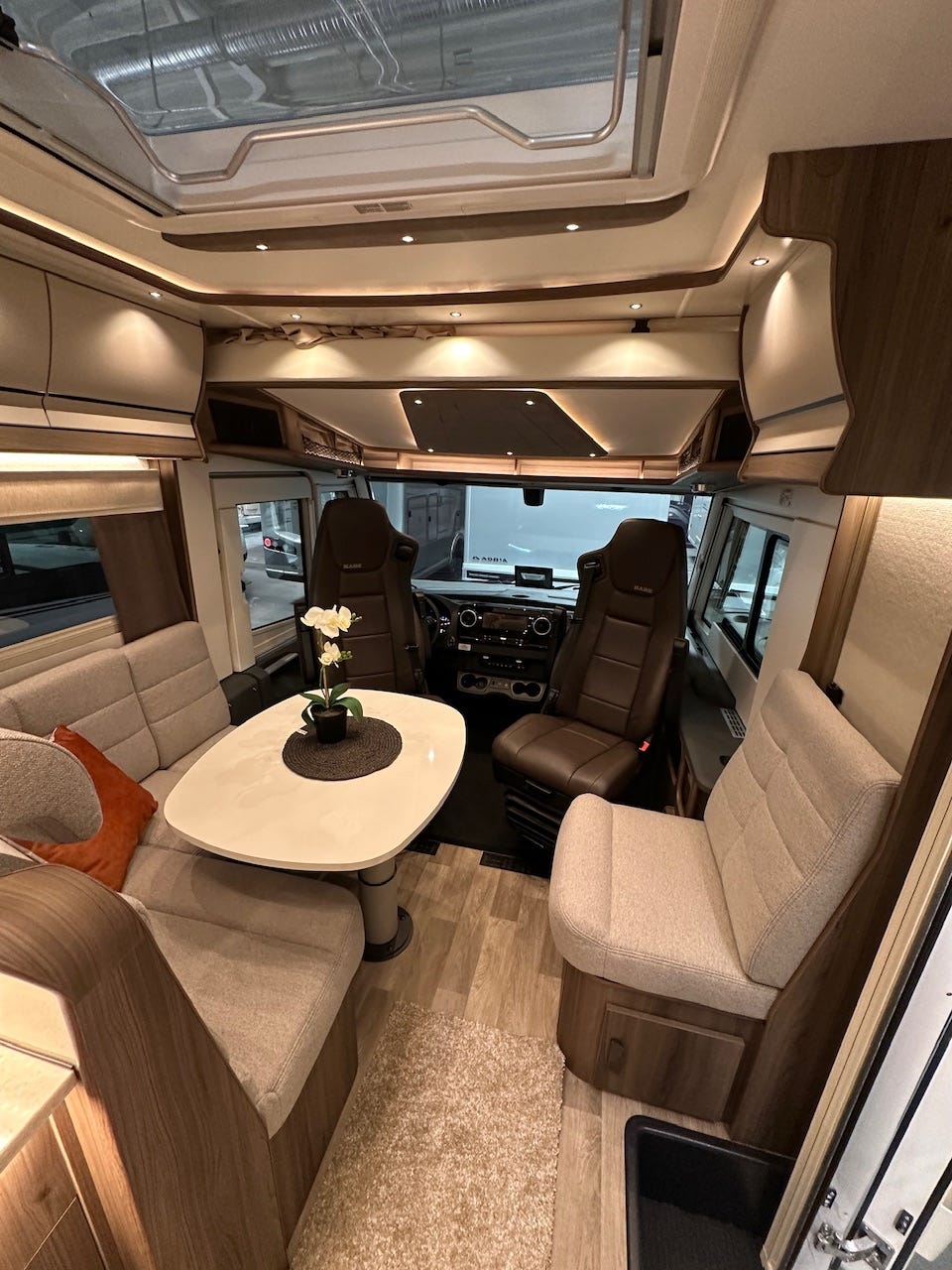 1aa0f666-0ff3-4293-bb12-010184984cb9