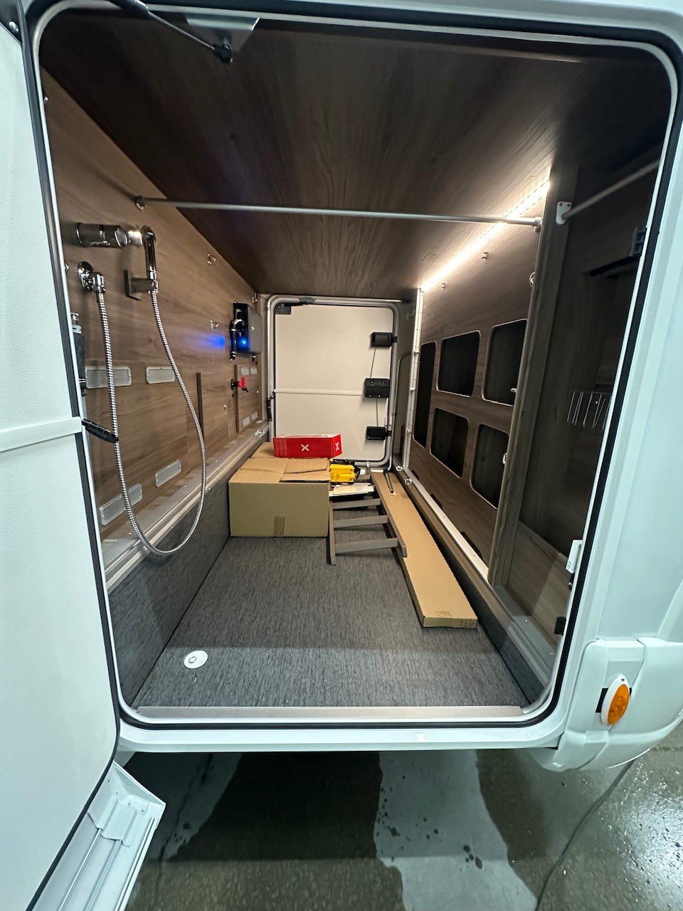 33f7f2f0-3351-4fc2-96af-8327c3f73659