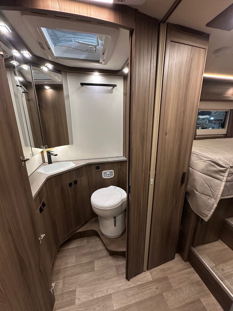 4e6e7de9-34e4-4bfe-aa17-91dd0b1eb6b2