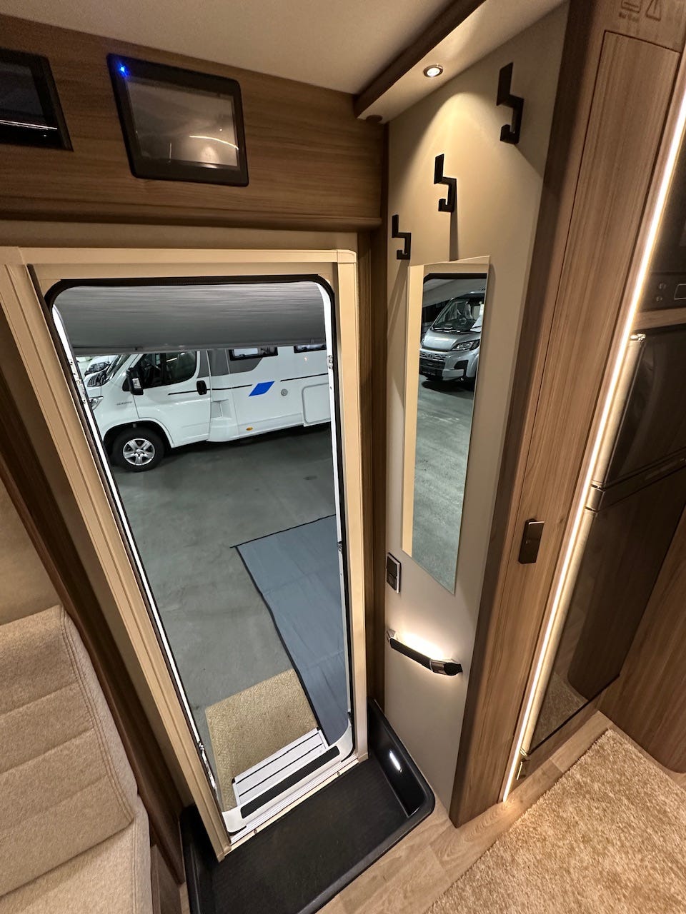 61ea66e7-68cc-4434-b2d6-909c02f2c5df