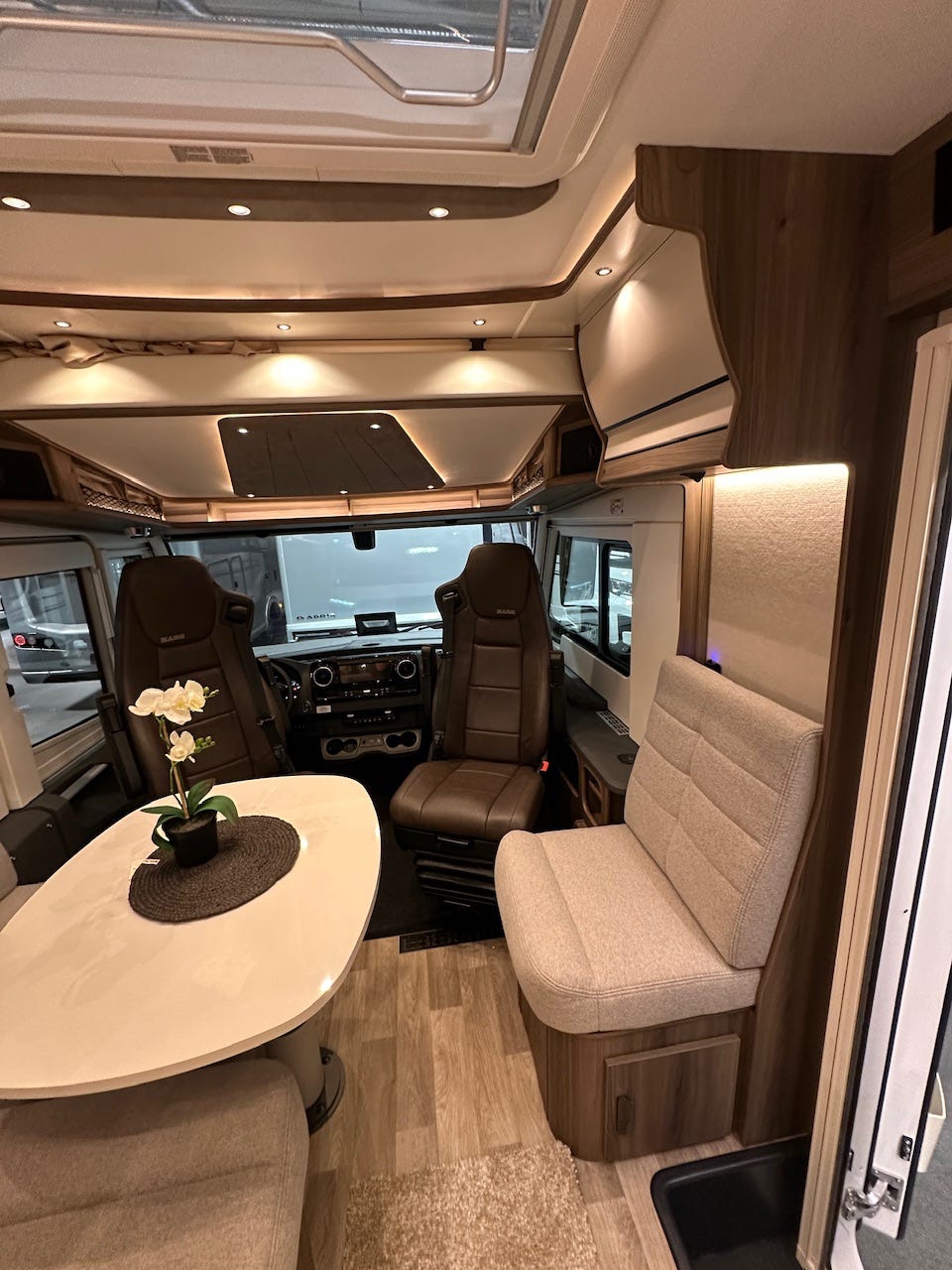 9f0951cf-ba9a-4bc2-ba37-40538976d78b