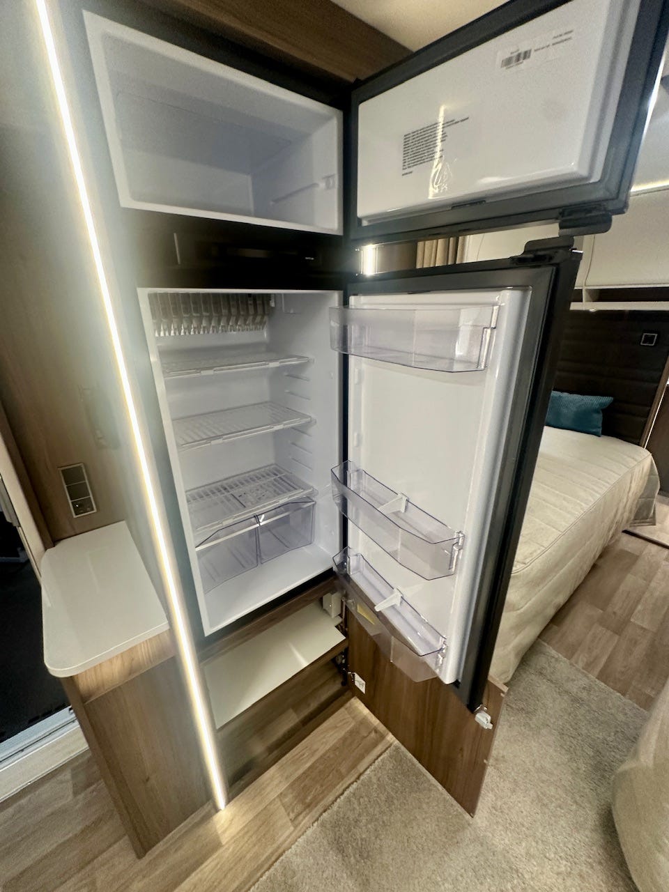 697ce343-99fa-4fe1-b497-ff9ef93e8597