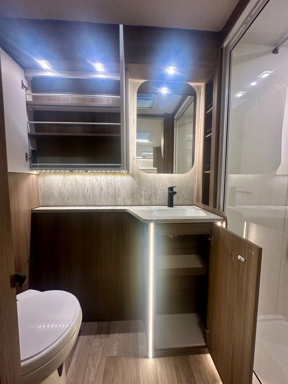 e5a37394-b452-4b64-8472-a6bc2d19eb6d