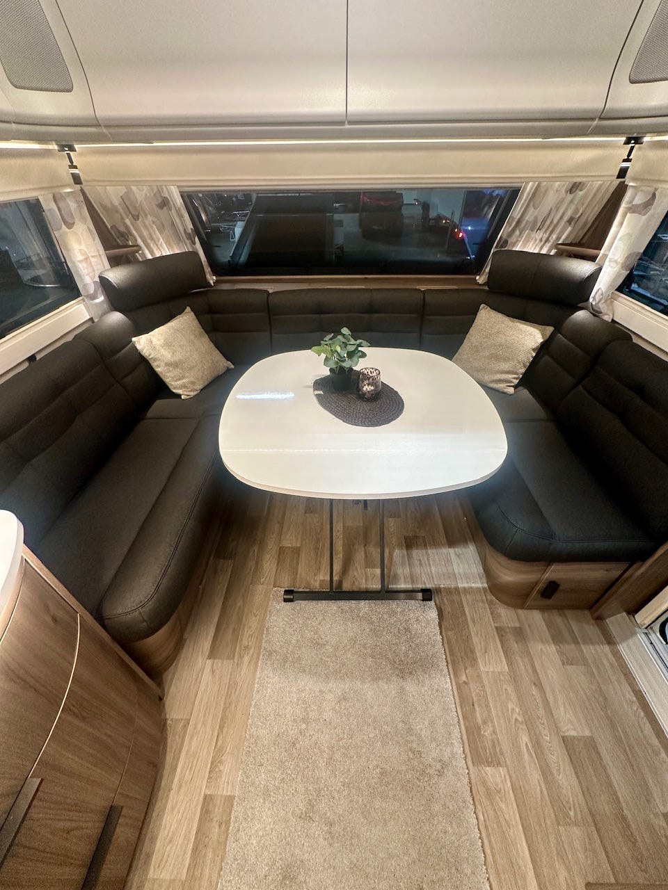 ef516d82-c8ee-4202-a544-f424900b3392