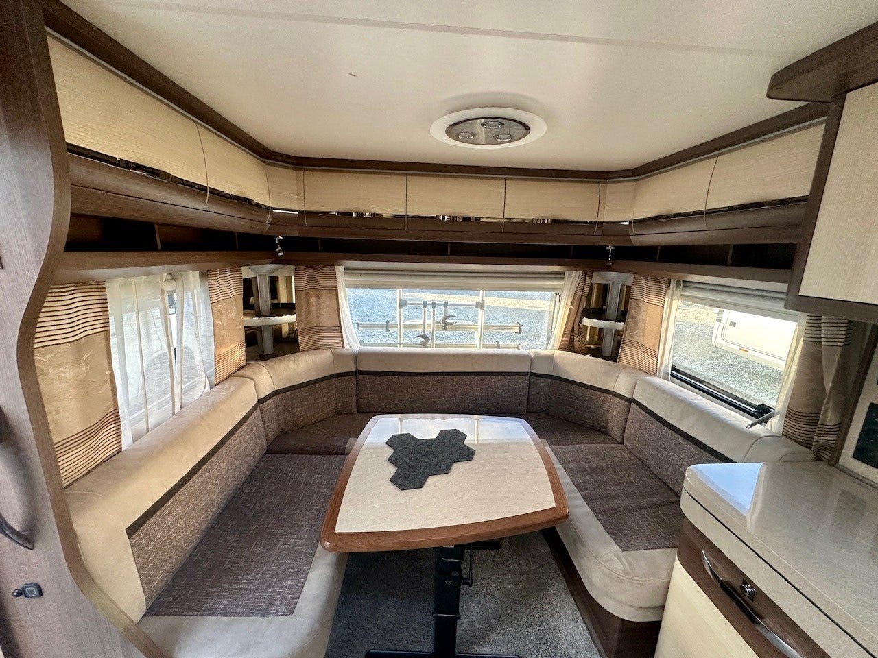 31f951d1-44f2-4603-b41a-8d2fae4217a1