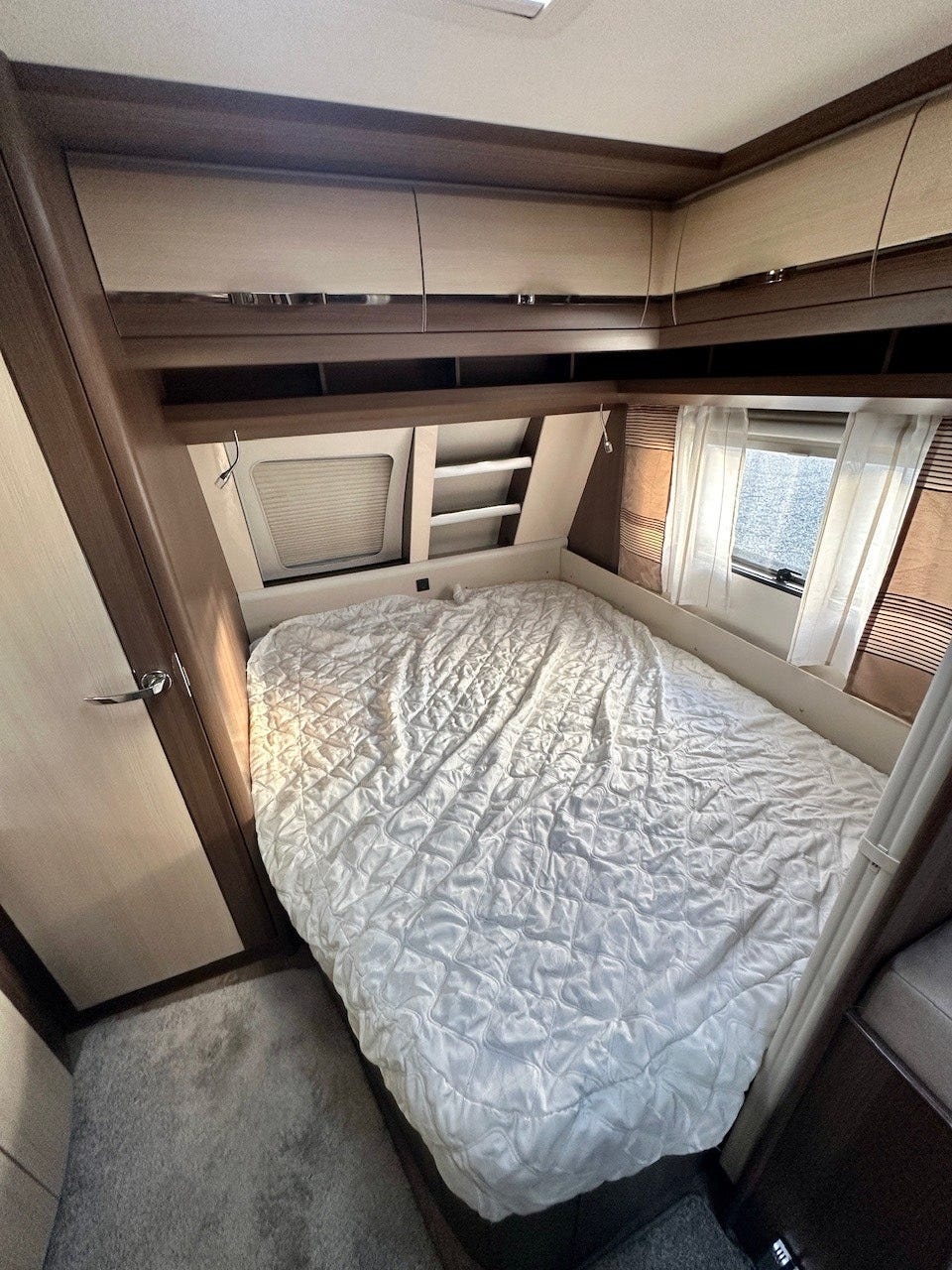 887408e1-bd88-4bff-95f7-69721a90d493