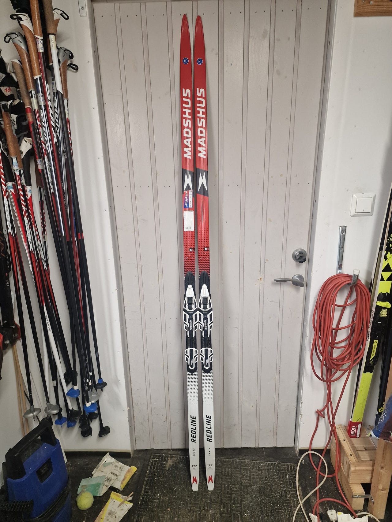 マズシャス　レッドライン3.0スケート Madshus Redline Skate 3.0 F2 192 cm, Blå slip | FINN-torget
