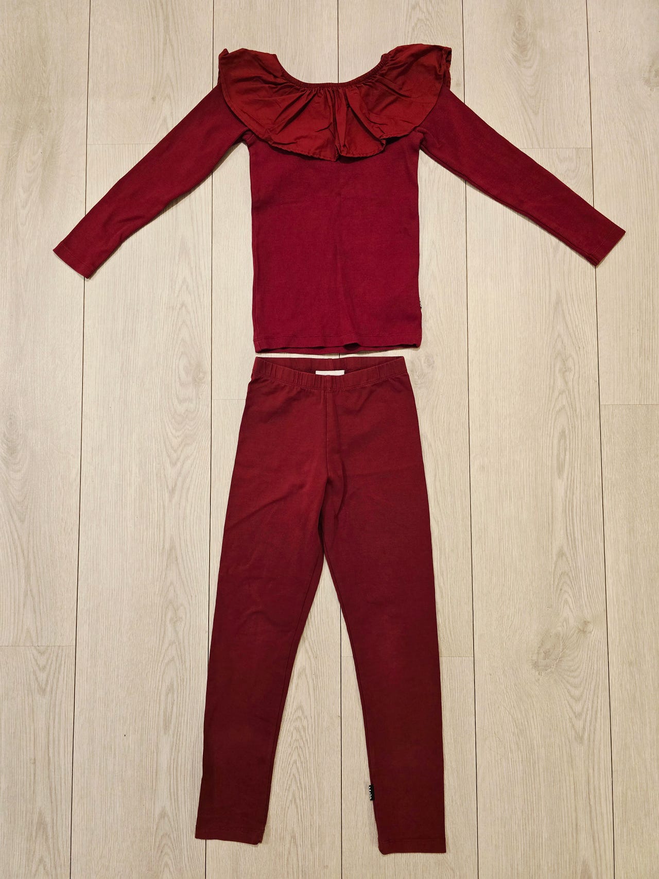 Molo klær str 122/128 pene klær til Jul. | FINN-torget