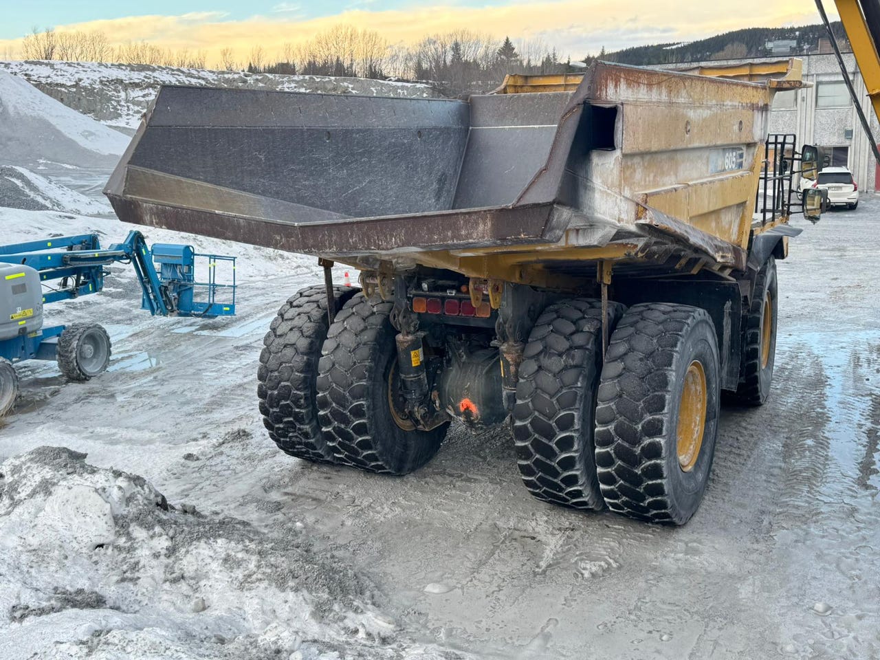 Komatsu HD605-7 – bilde 8 av 60