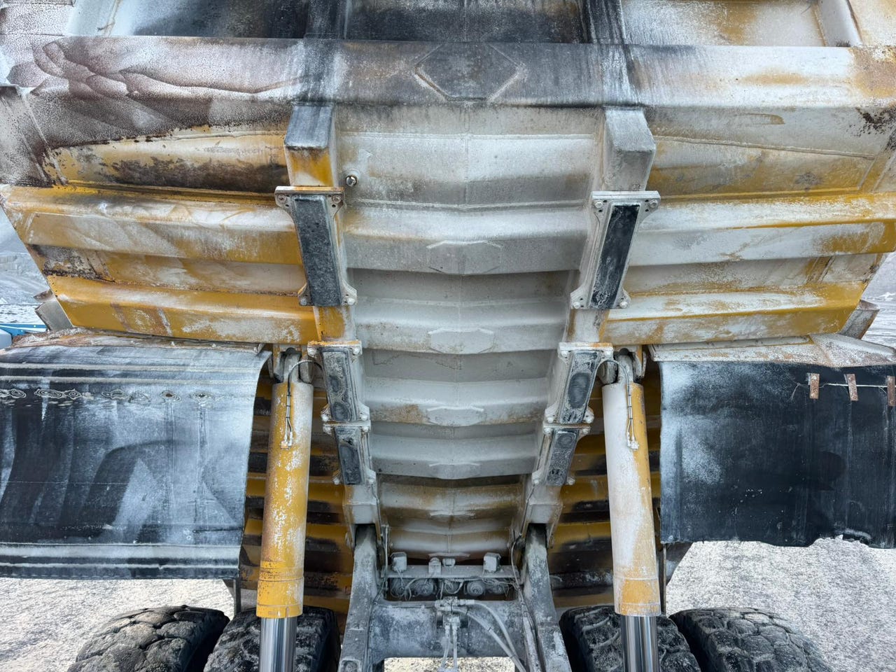 Komatsu HD605-7 – bilde 52 av 60