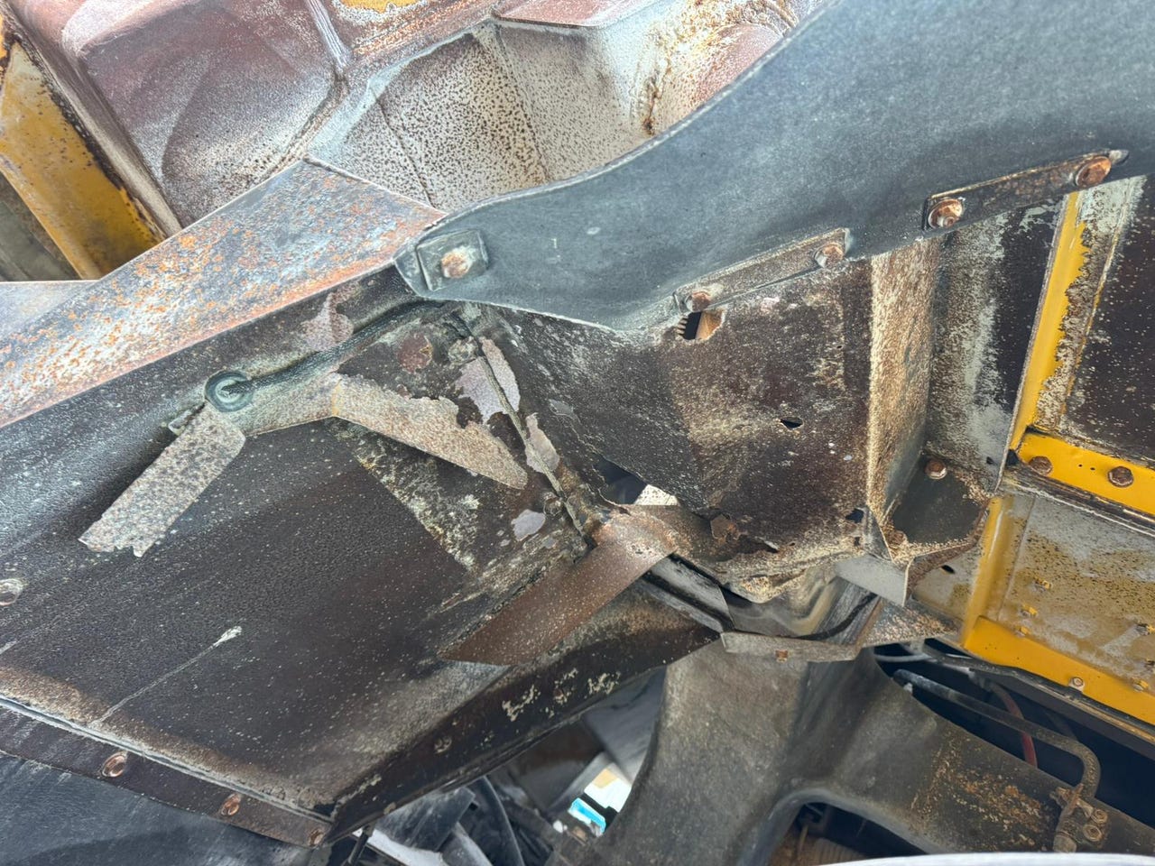 Komatsu HD605-7 – bilde 47 av 60