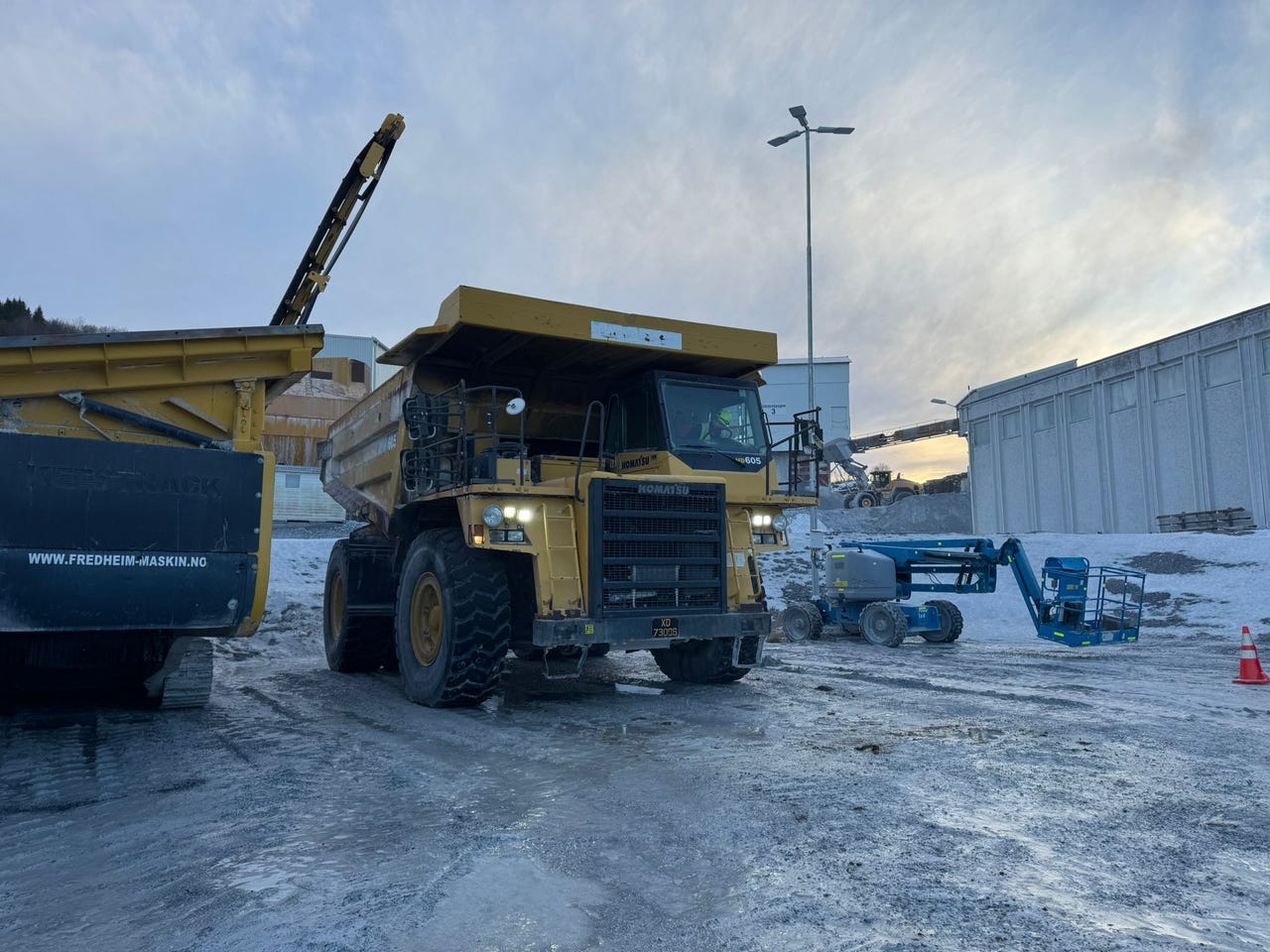 Komatsu HD605-7 – bilde 48 av 60