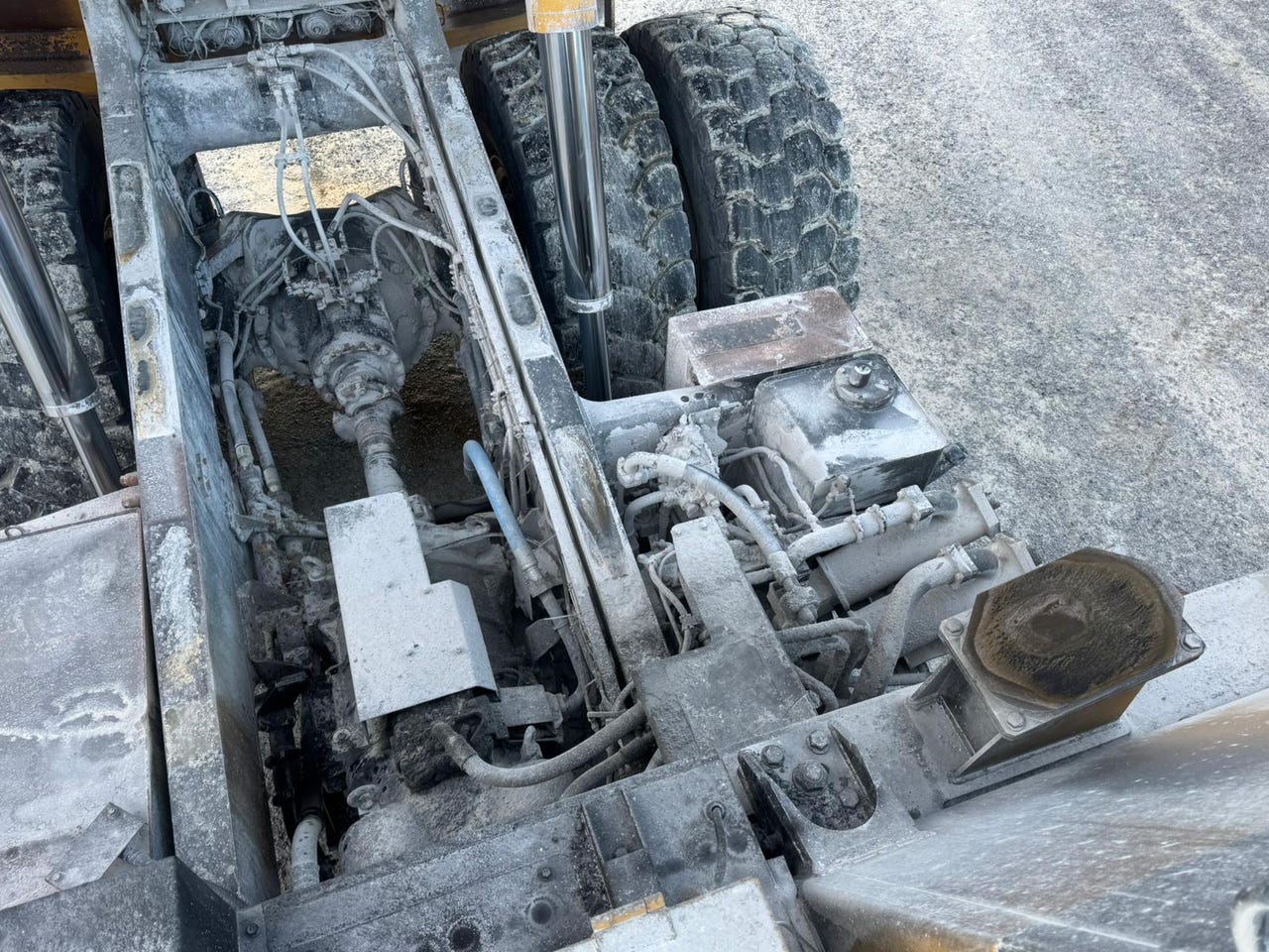 Komatsu HD605-7 – bilde 51 av 60