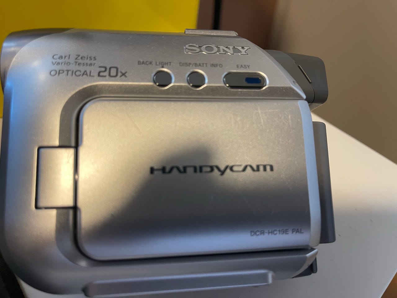 Alimentatore Per Sony Handycam DCR-HC16E/17E/18E/19E &ndash; Vhbw, 8,4V 1,5A, 2m