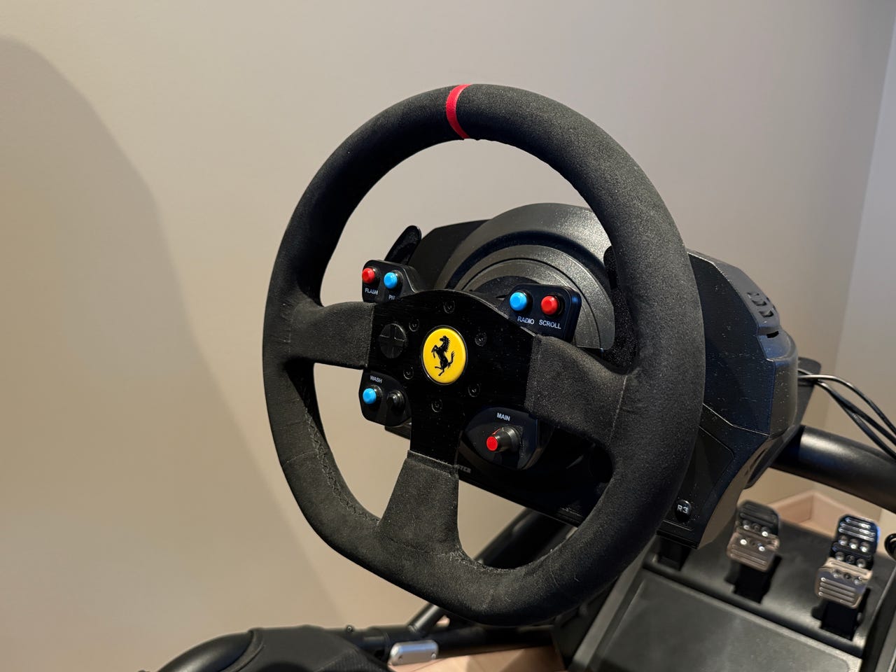 Spannende Thrustmaster T300 Ferrari Bild