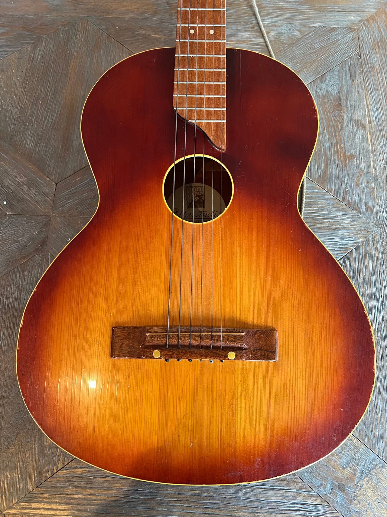 Vintage Li-bo gitar, norskprodusert, ca. 1951, samlerobjekt(?) | FINN ...