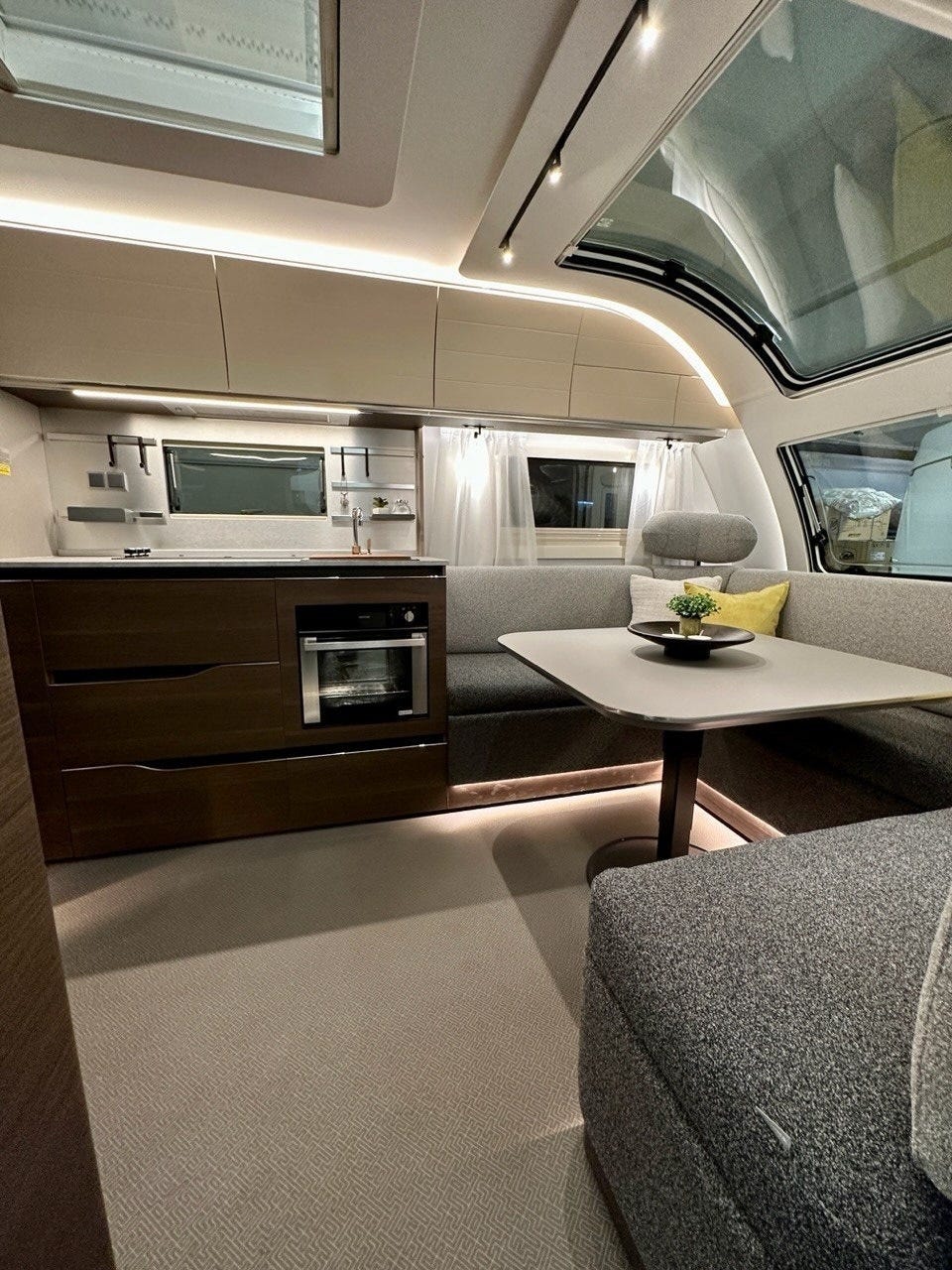 fef5f5c3-7ad9-48d1-bdee-e49a373b9c5a