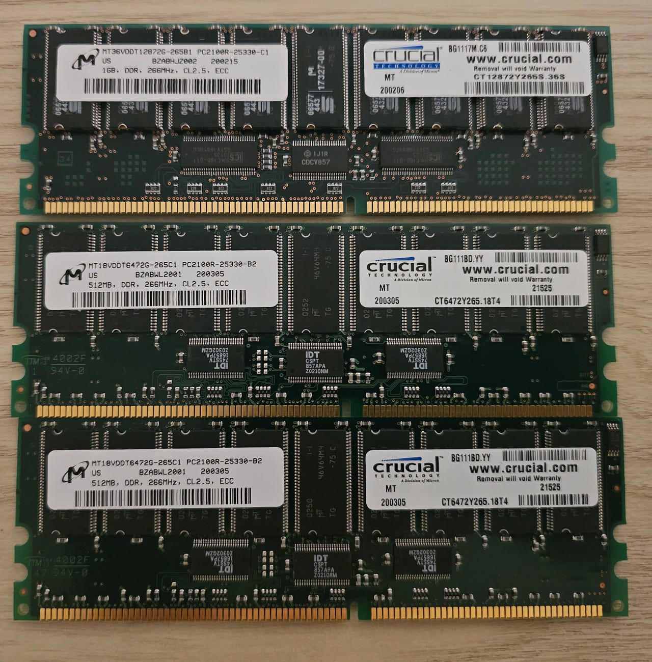Retro-RAM: 1 stk 1GB og 2 stk 512MB Crucial DDR 266MHz ECC | FINN-torget