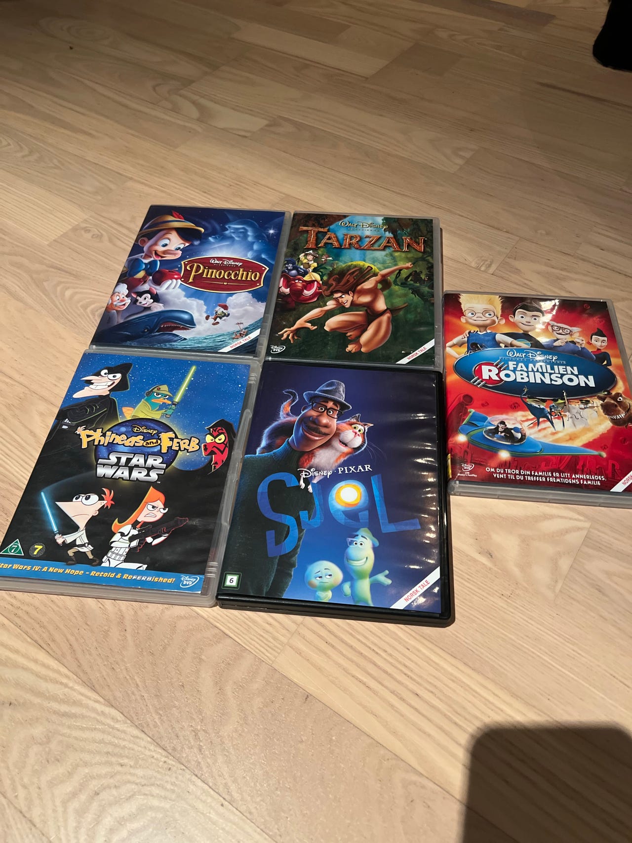 DVD samling på 5 dvd. For barn. | FINN-torget