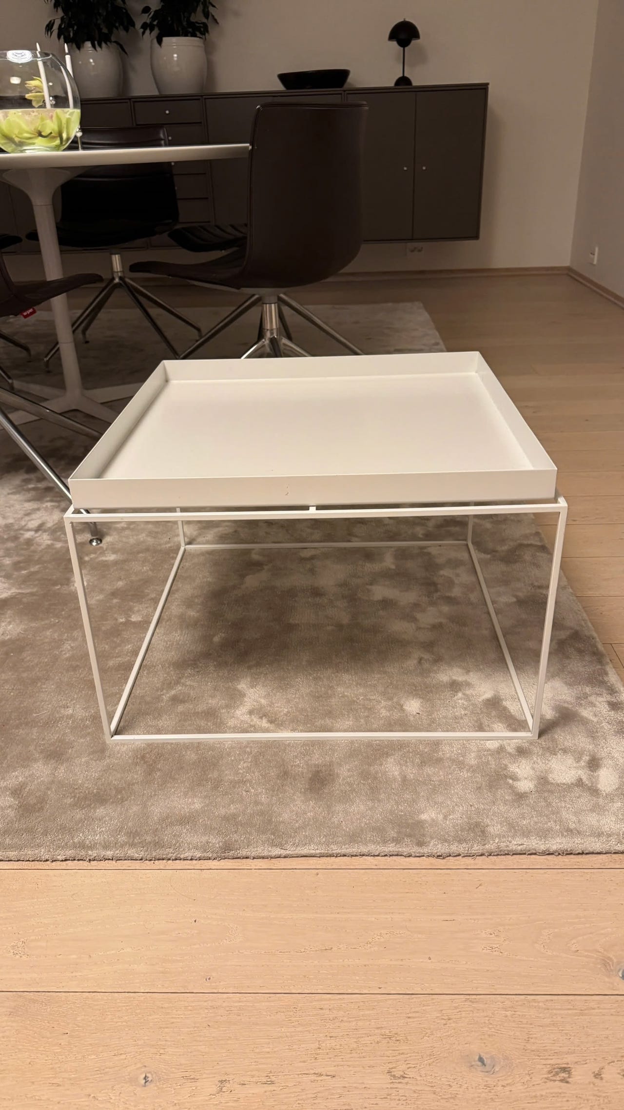 Hay Tray Table 60x60 Weiss