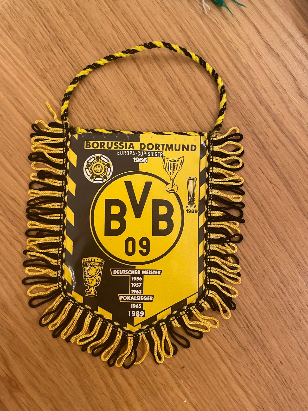 Fanion Borussia Dortmund (BVB 09) – Vintage Années 90, Très Bon état