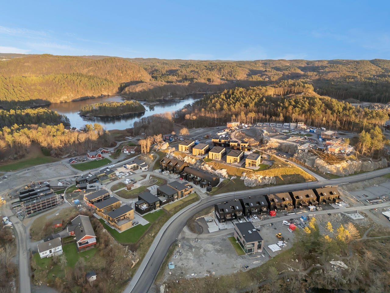 Image #7 Randesund/ Sommerro/ Drangsvann - Stor enebolig med utsyn og mye sol. Mulighet for utleie.