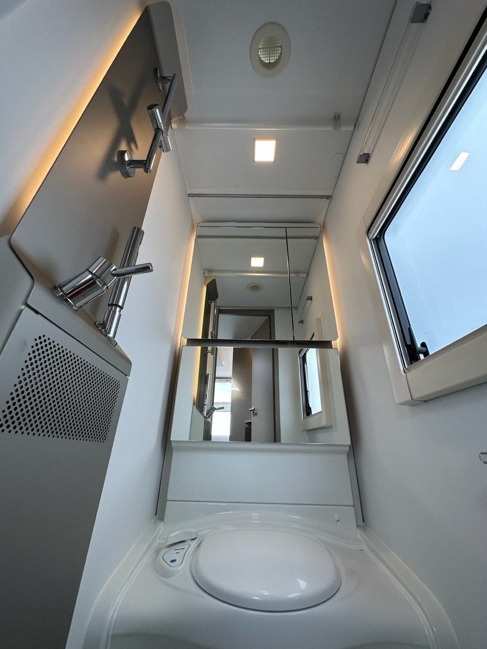 7f1240af-3e7d-4ba5-96a9-a100aaa0f64a