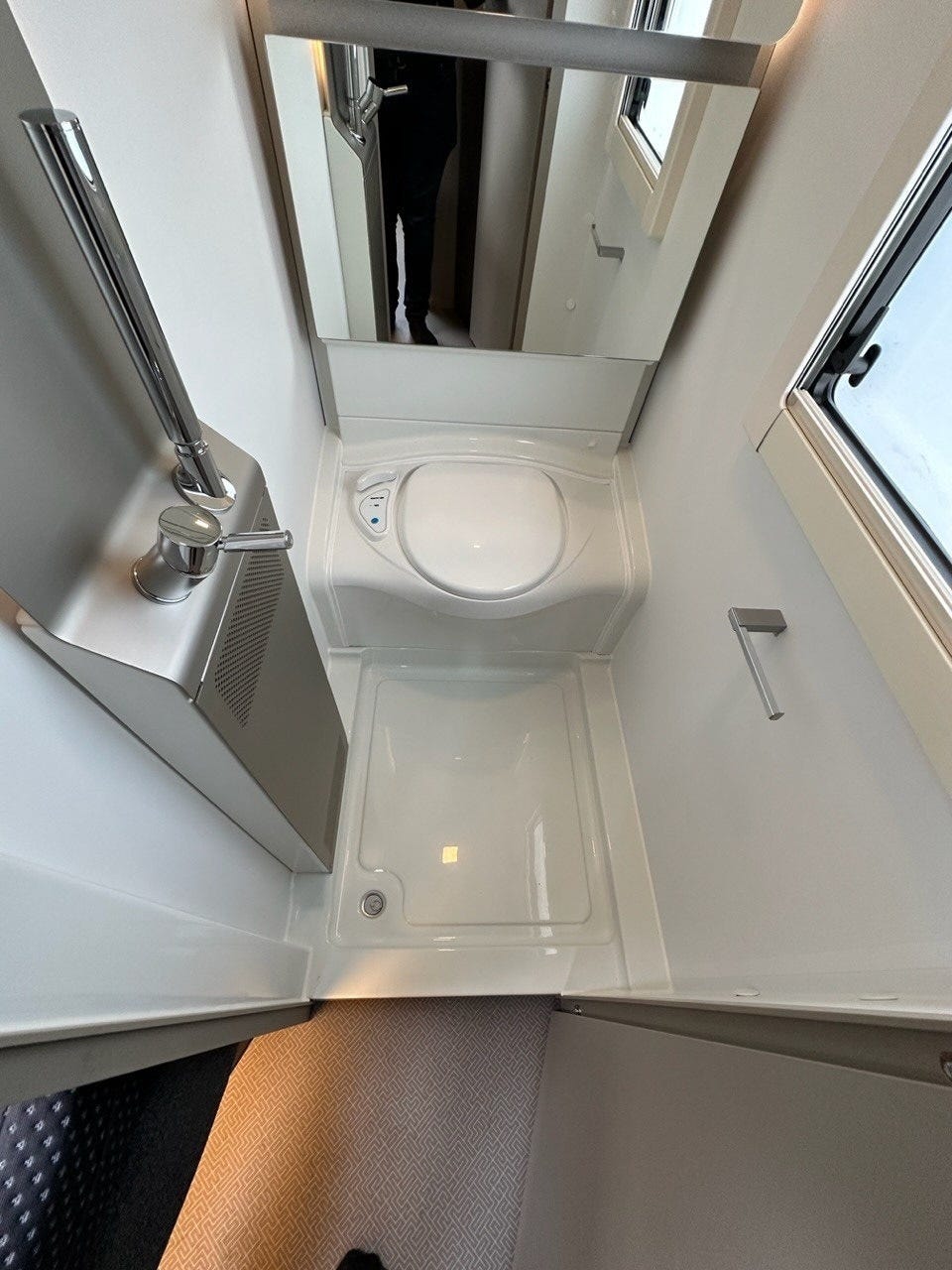 af29f885-8619-4989-b369-fa479d363e3e