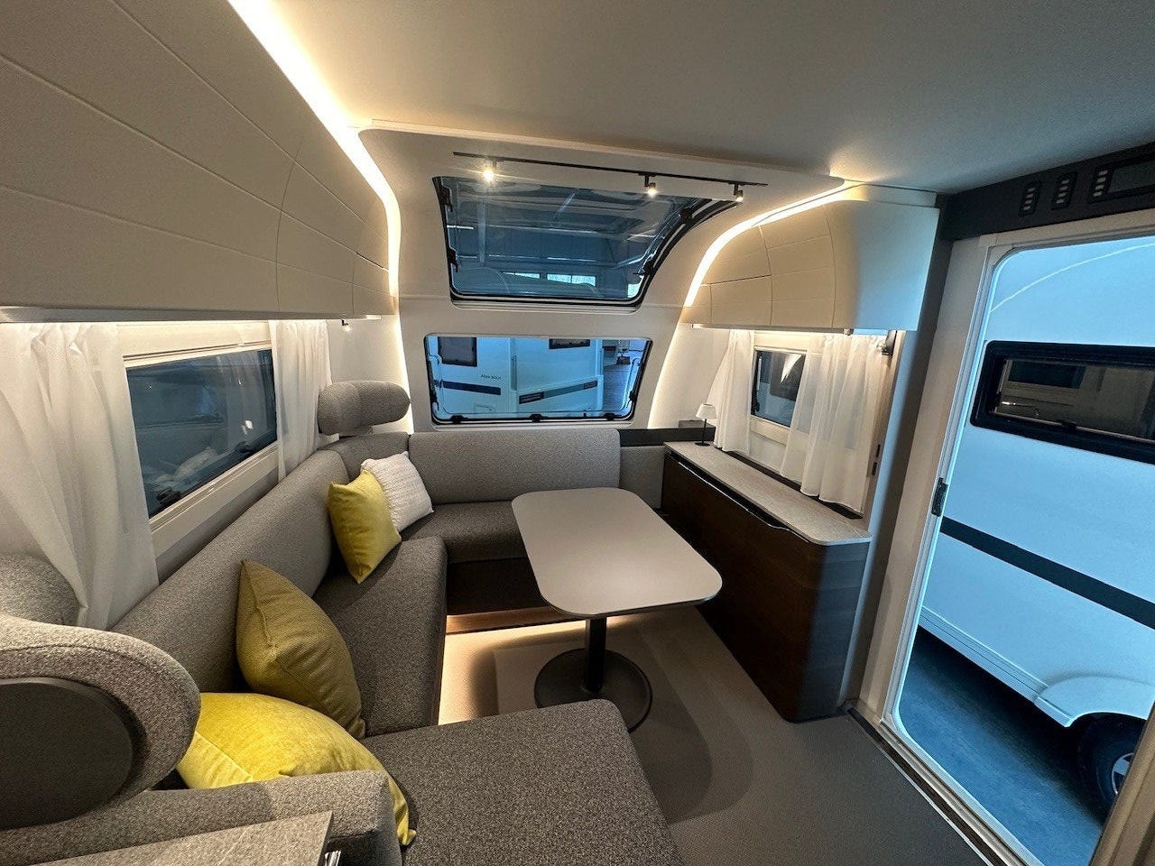 b2ed39cd-f293-4017-ba70-8553db15ecc7