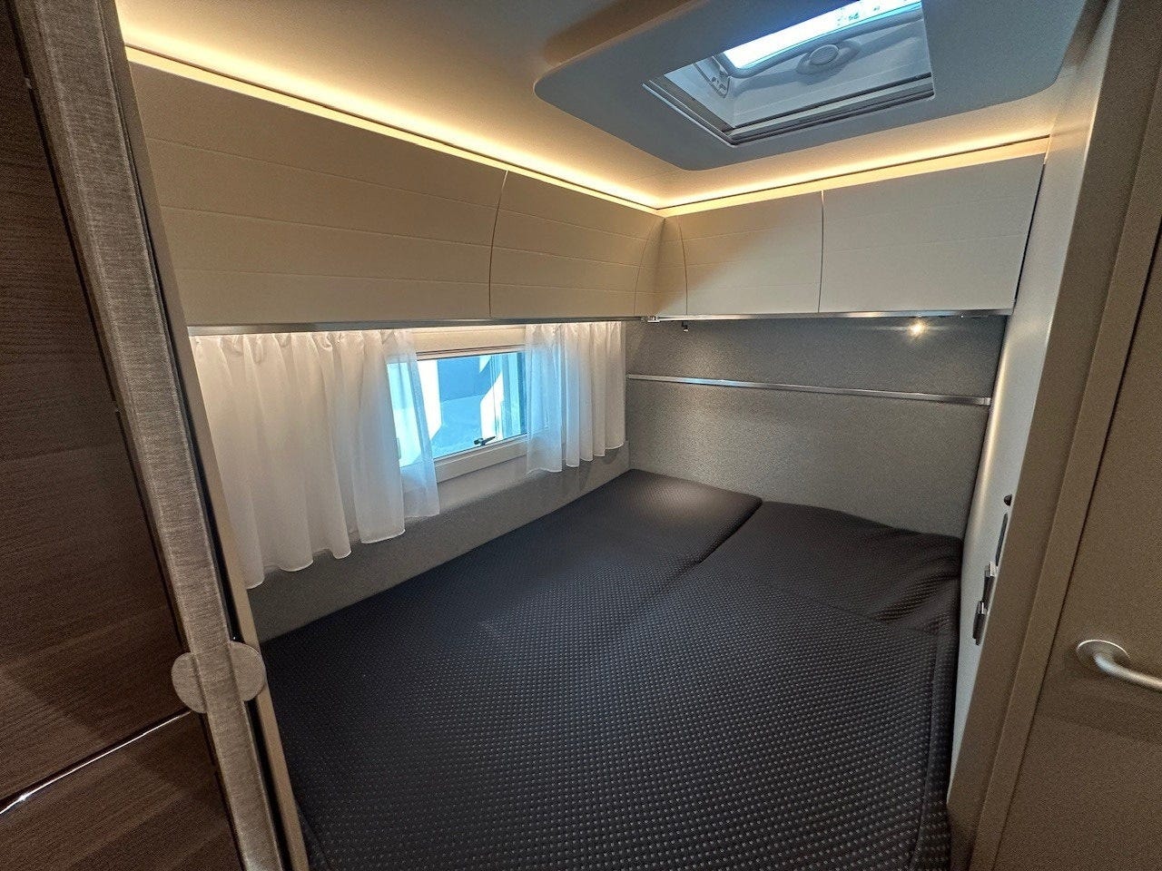 bb3276d5-8b7e-45d6-8197-3bb8c4de7625