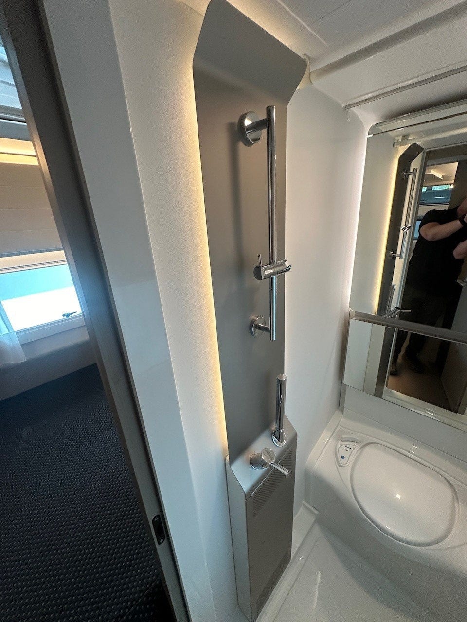 f0f9cddb-7234-43a9-bcd8-d5163073a603