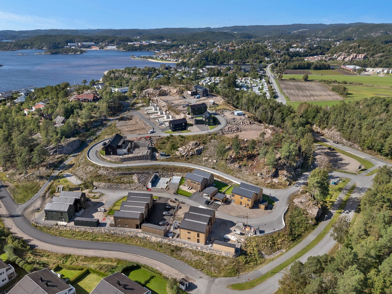 Image #6 Søgne/  Åros - KUN 1 IGJEN - Moderne og innholdsrik tomannsbolig med carport