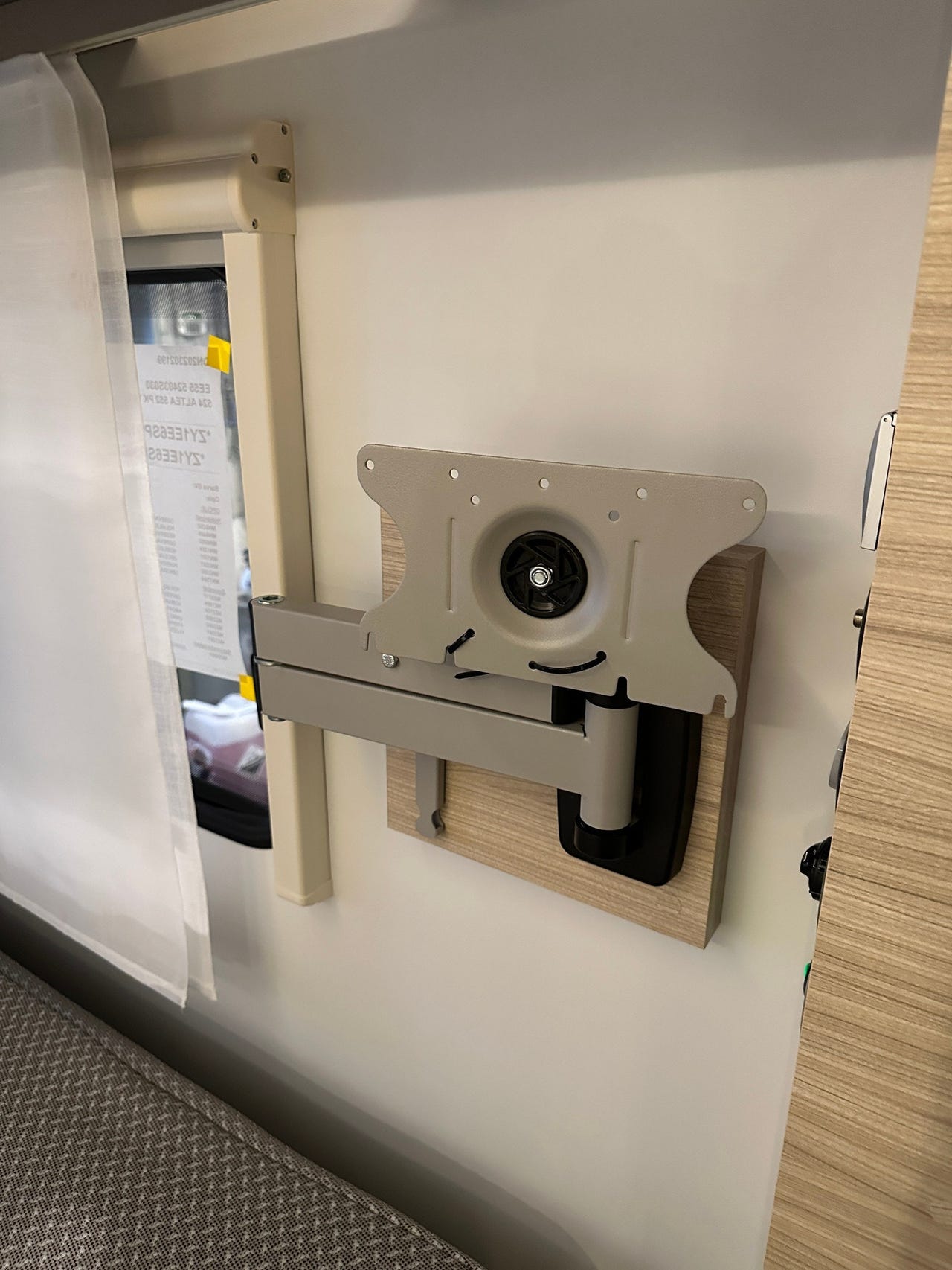 66c69634-a3c6-4ddc-88f1-d3d27437a378