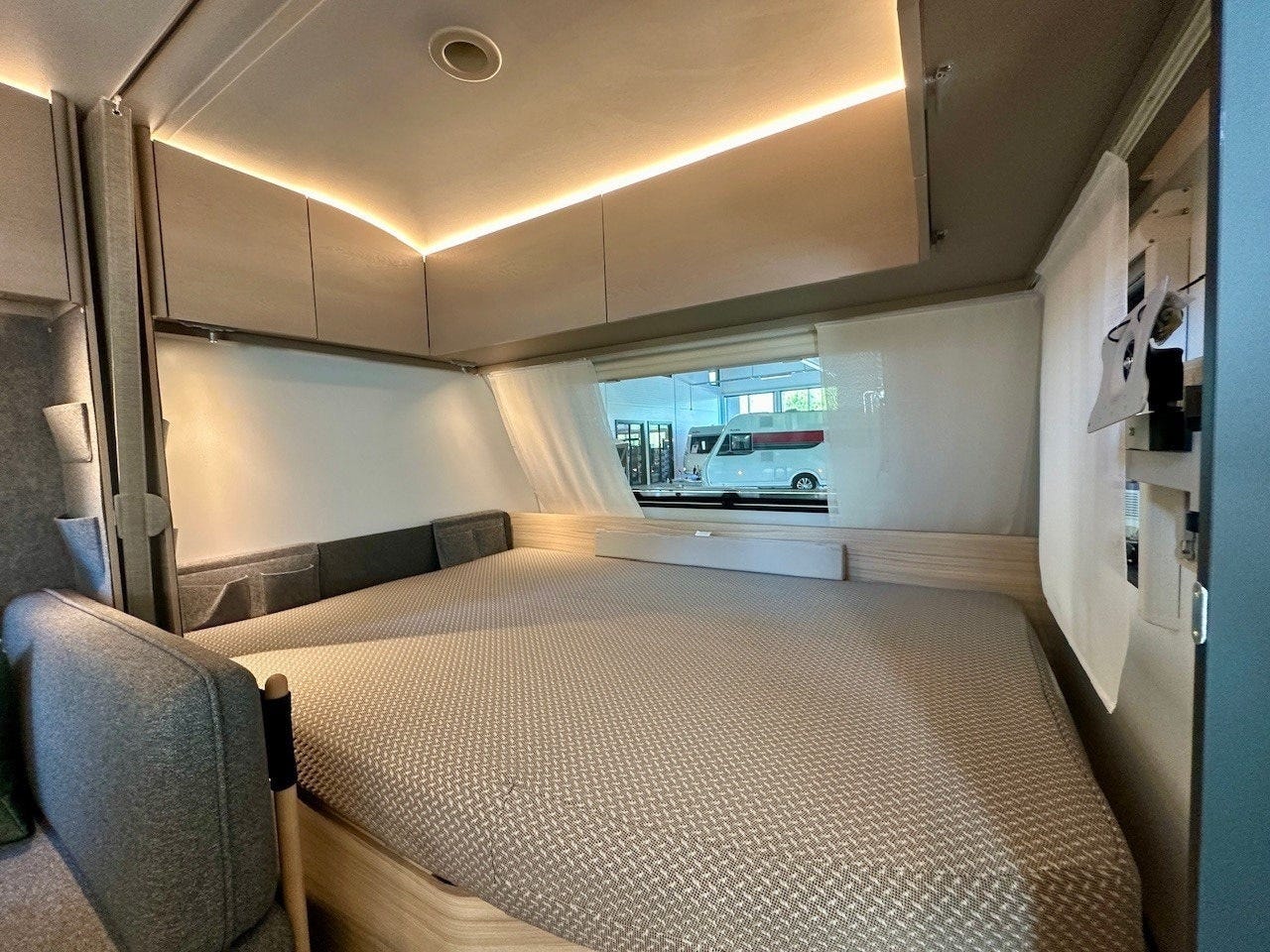 ec89dba4-d734-4a65-b131-0ffae3debf68