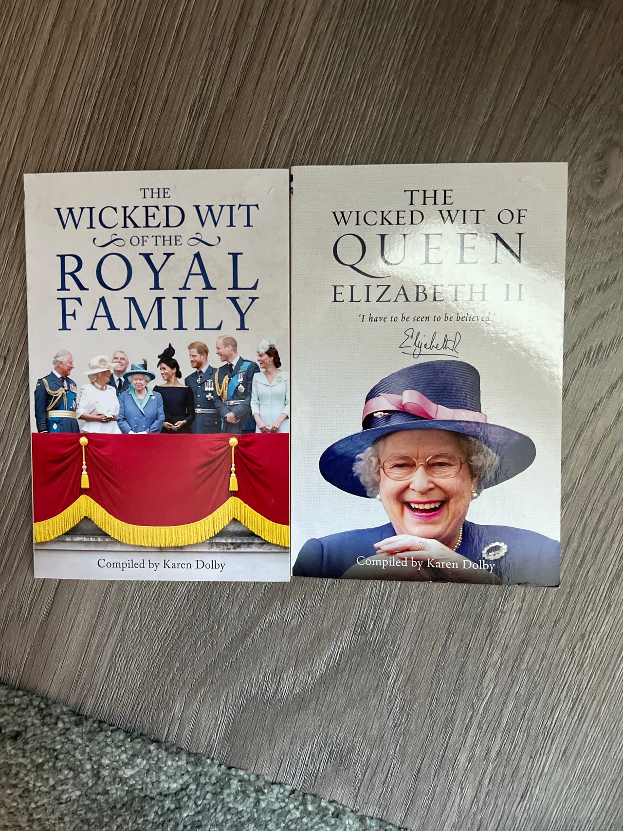 The Wicked Wit of the Royal Family Boksett | FINN-torget