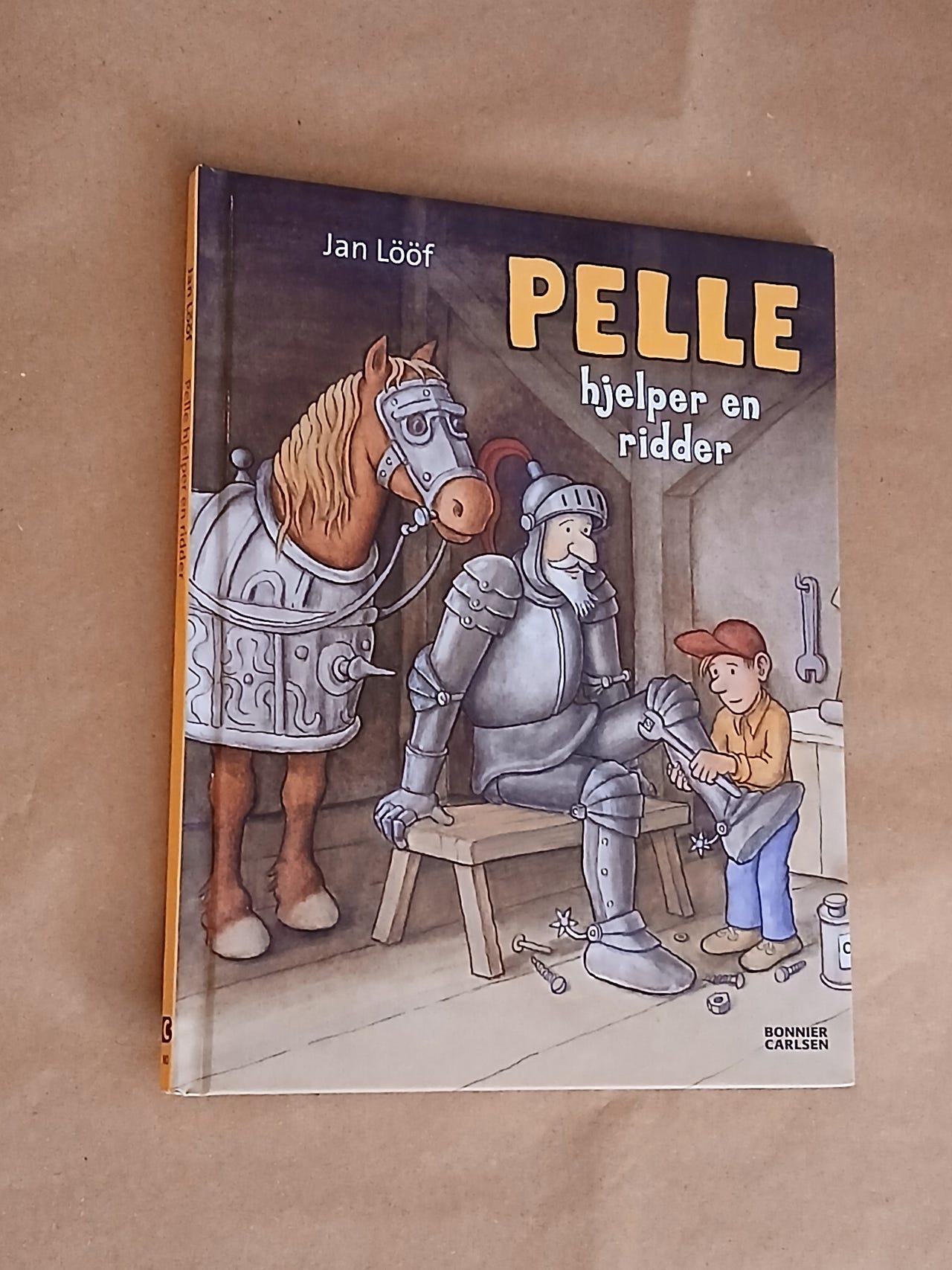 Pelle hjelper en ridder | FINN-torget