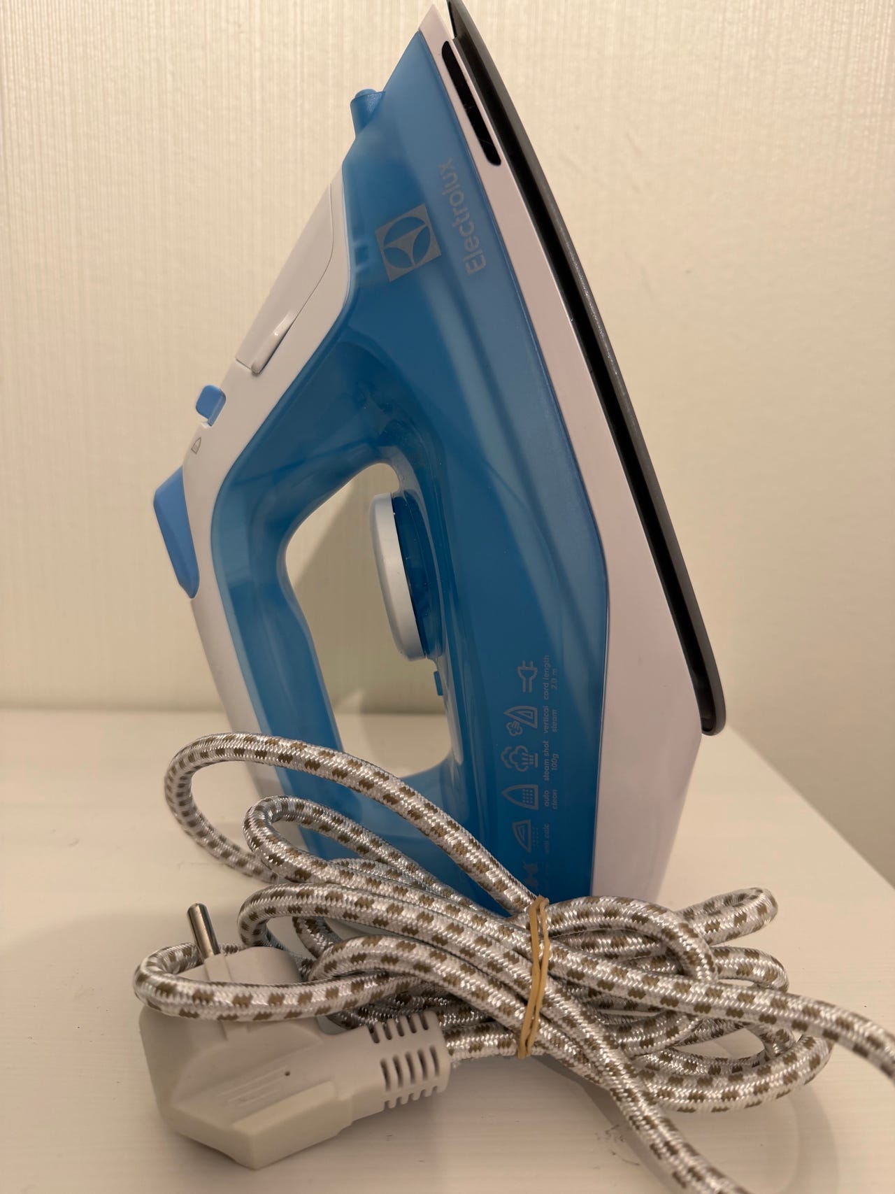 ELEKTROLUX DAMPSTRYKEJERN, EASY LINE, EDB1730,NYTT. | FINN-torget
