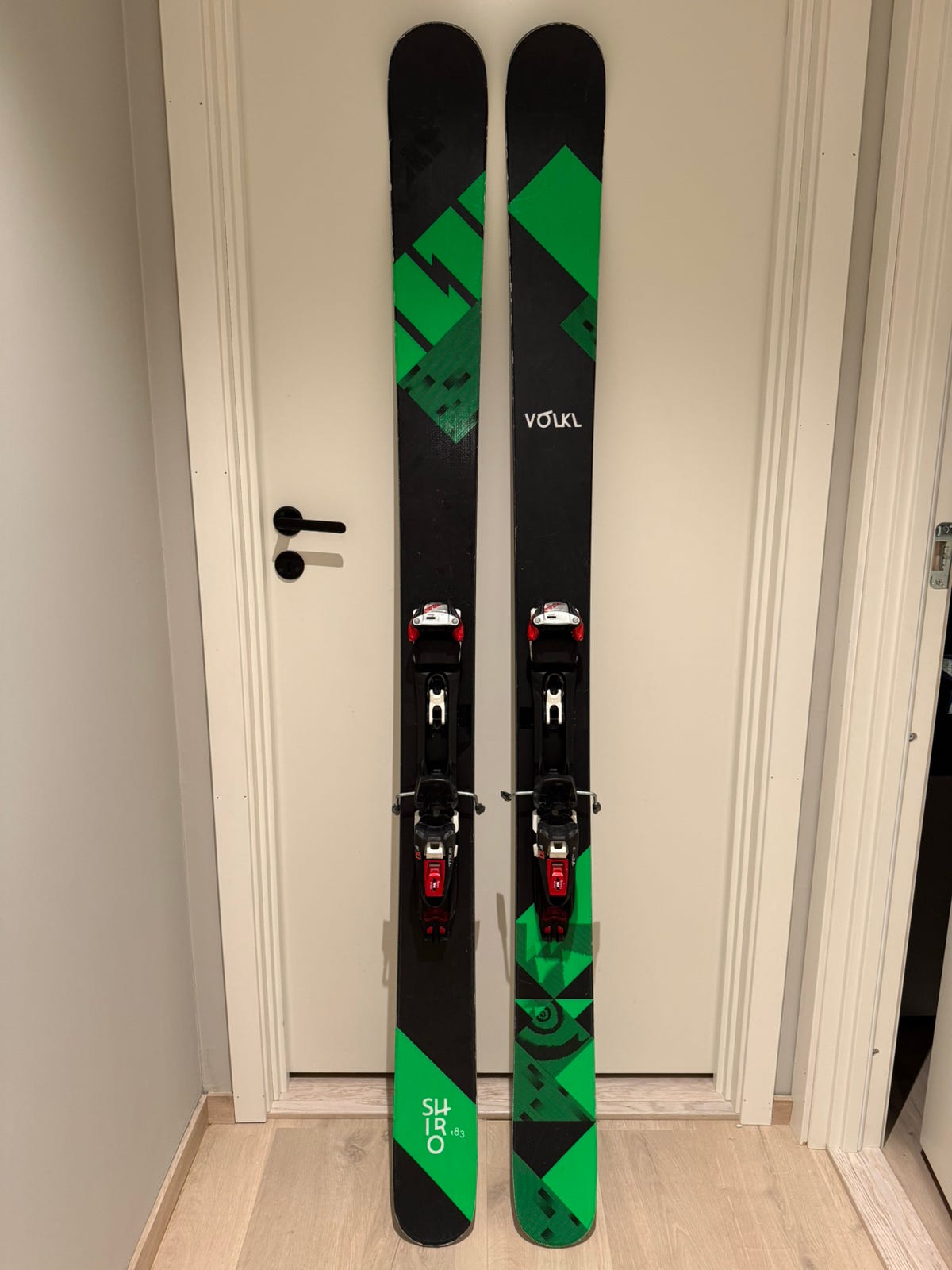 スキー 183 VOLKL SHIRO 119 スキー 183 VOLKL SHIRO 119 スキー 183