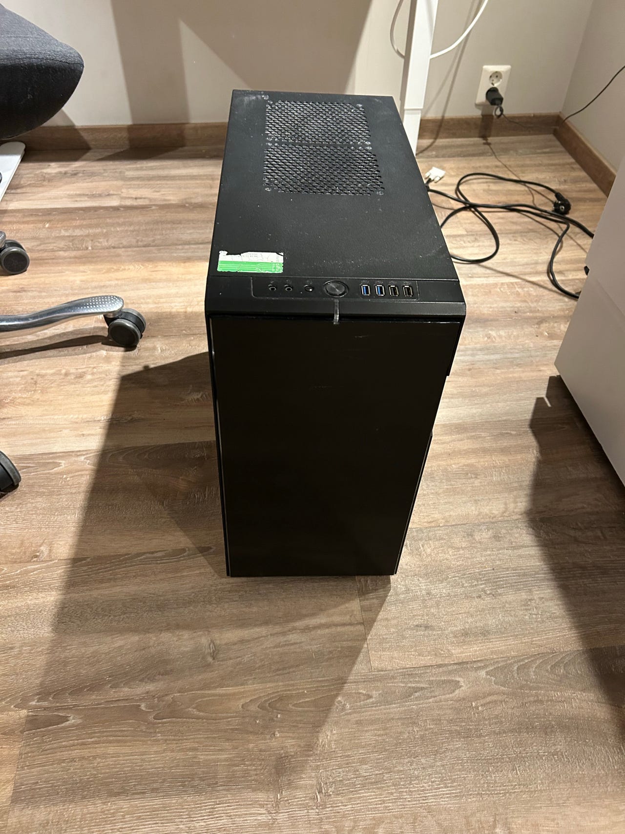 Gaming-PC med GTX 1060 + 2 skjermer (144 Hz / 60 Hz) – komplett oppsett ...