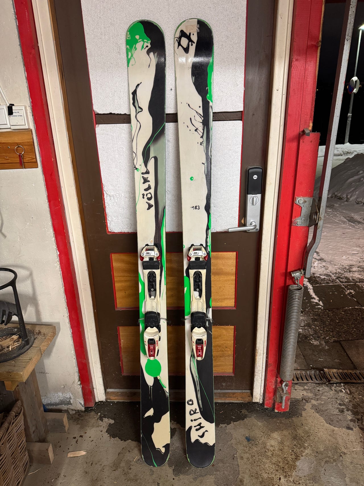 Volkl Shiro 183 cm alpinski med Marker Tour binding | FINN-torget