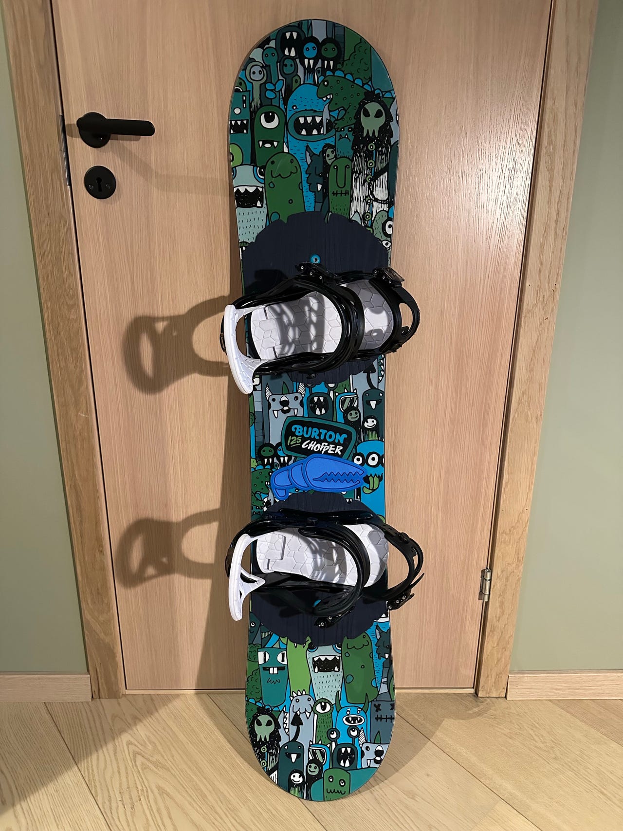 Burton Chopper snowboard 125 cm, med Burton Mission Smalls