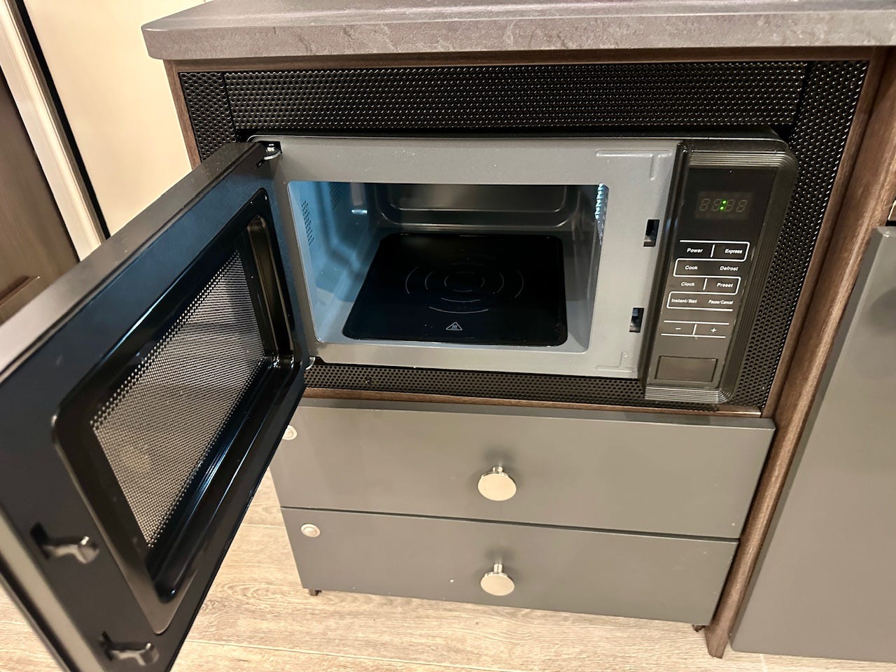 174bc896-8c4c-44f1-97fe-da4fb0c61093