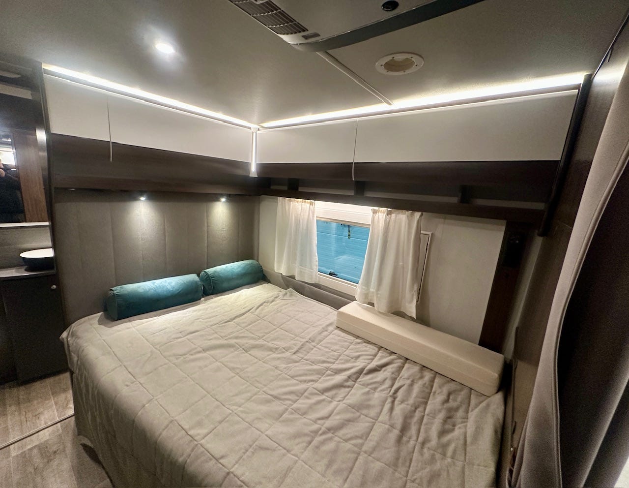 53c6c484-2efa-4f48-b851-aaa2d61cd703