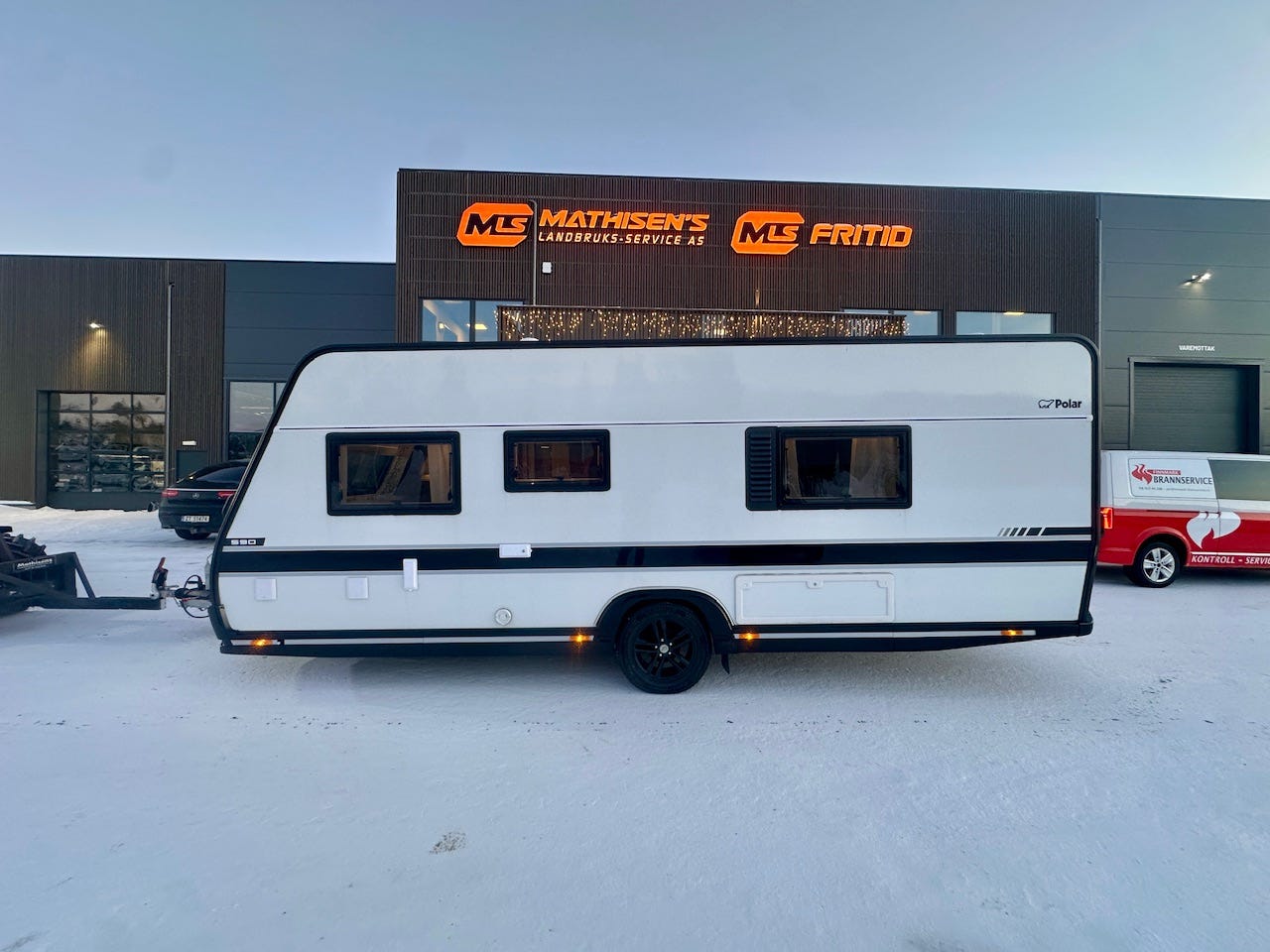 98a4ef33-844a-4071-b3a7-2d6defe703d1