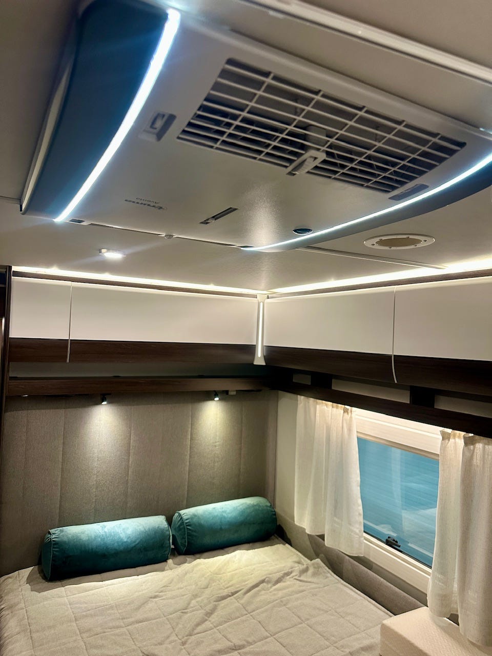 ce8cb29c-15fb-466f-8e32-f9b1b2e86d4b