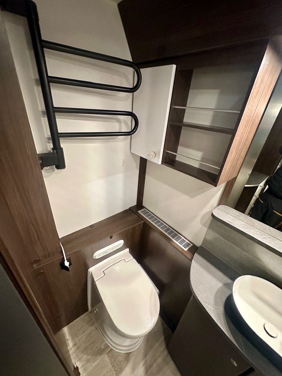 f9043a66-c473-480e-87c9-8d95ec4dcff1